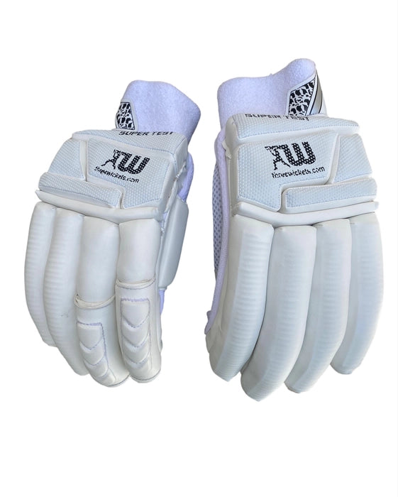 Three Wickets SUPER TEST Cricket Batting Gloves (RH)