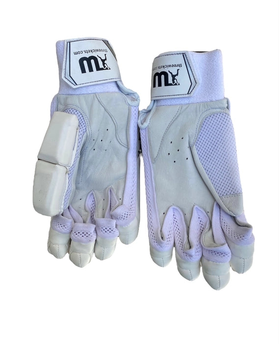 Three Wickets SUPER TEST Cricket Batting Gloves (RH)