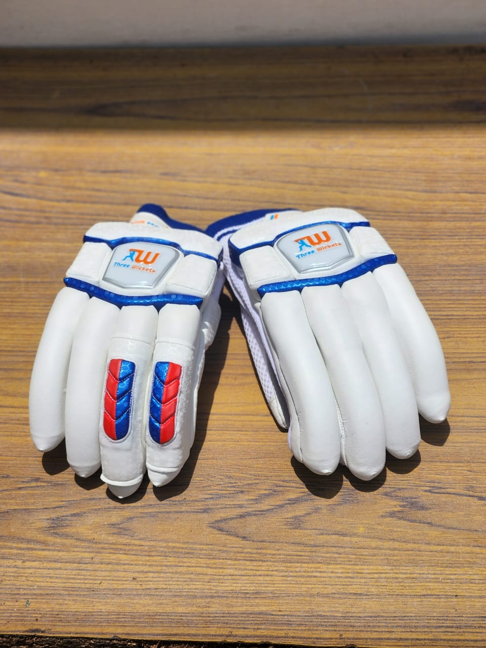 Three Wickets Test Grade Cricket Batting Gloves RH