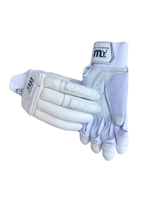 Three Wickets SUPER TEST Cricket Batting Gloves (RH)