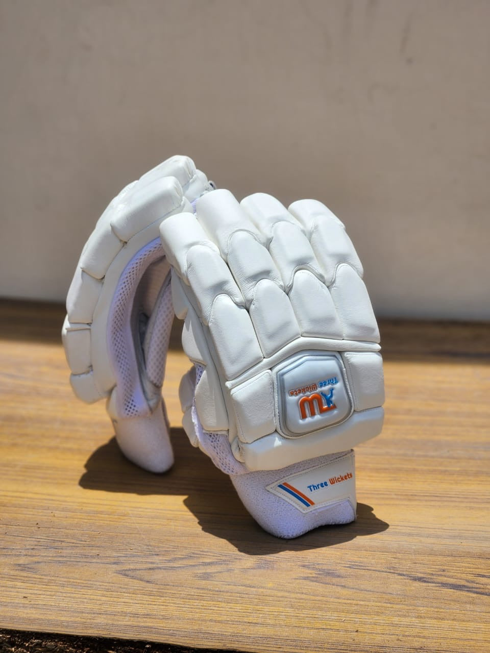 Three Wickets Test Grade Spilt Finger Batting Gloves RH