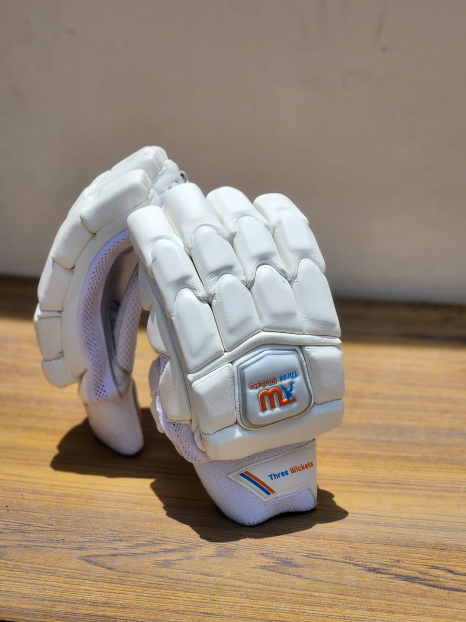 Three Wickets Test Grade Spilt Finger Batting Gloves RH